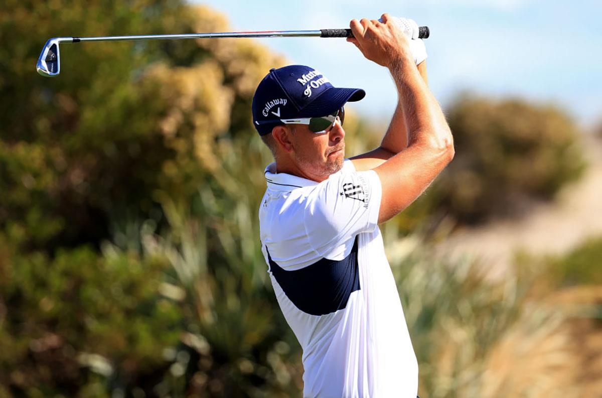 Henrik Stenson always wears sunglasses when playing golf.